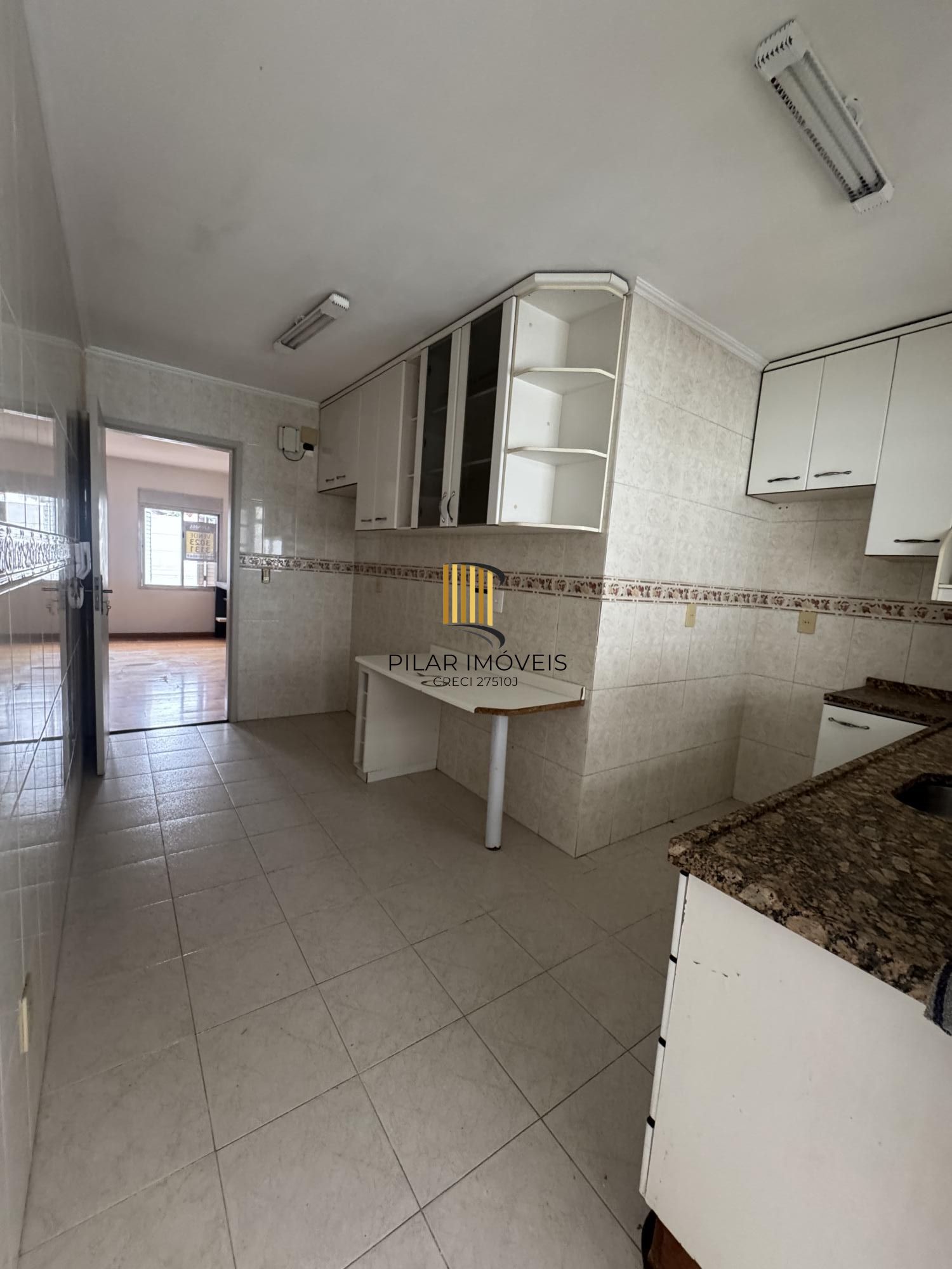 **Apartamento à Venda no Bairro Partenon, Porto Alegre, RS**