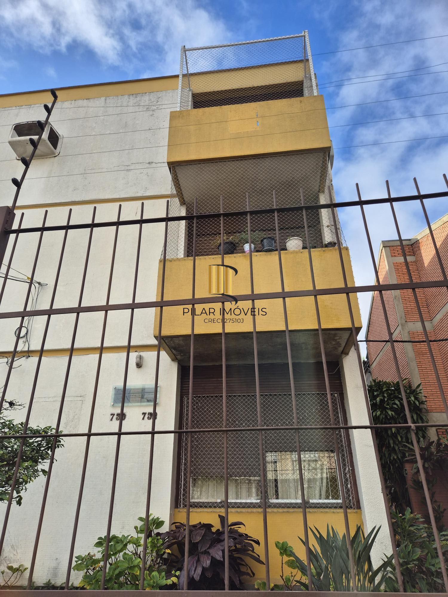 2 Dormitórios bem localizado.