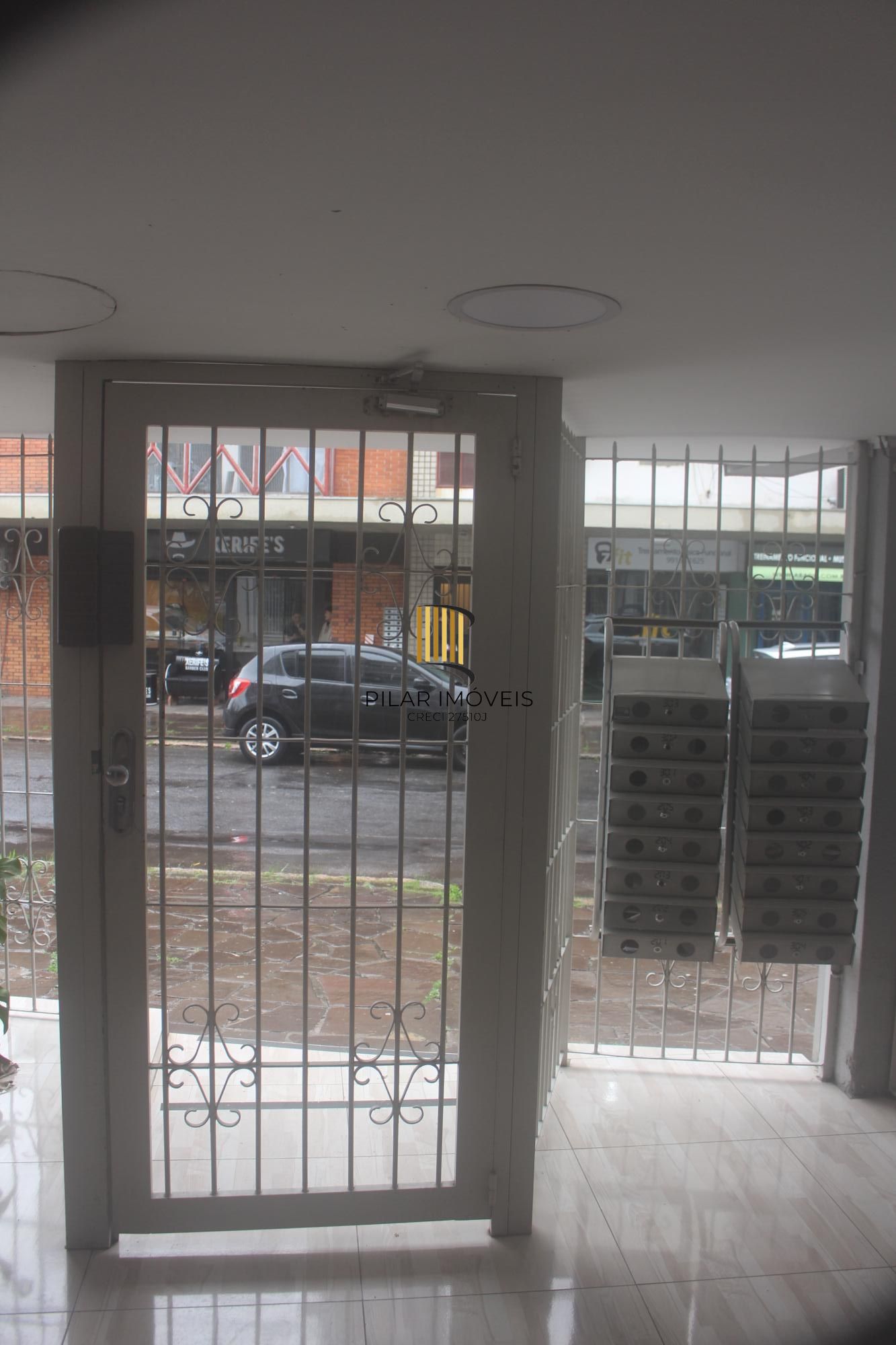 Apto 2 dormitórios semi-mobiliado próximo ao Iguatemi