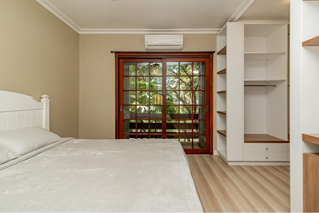 Casa de Condomínio 4 dormitórios no bairro Bela Vista