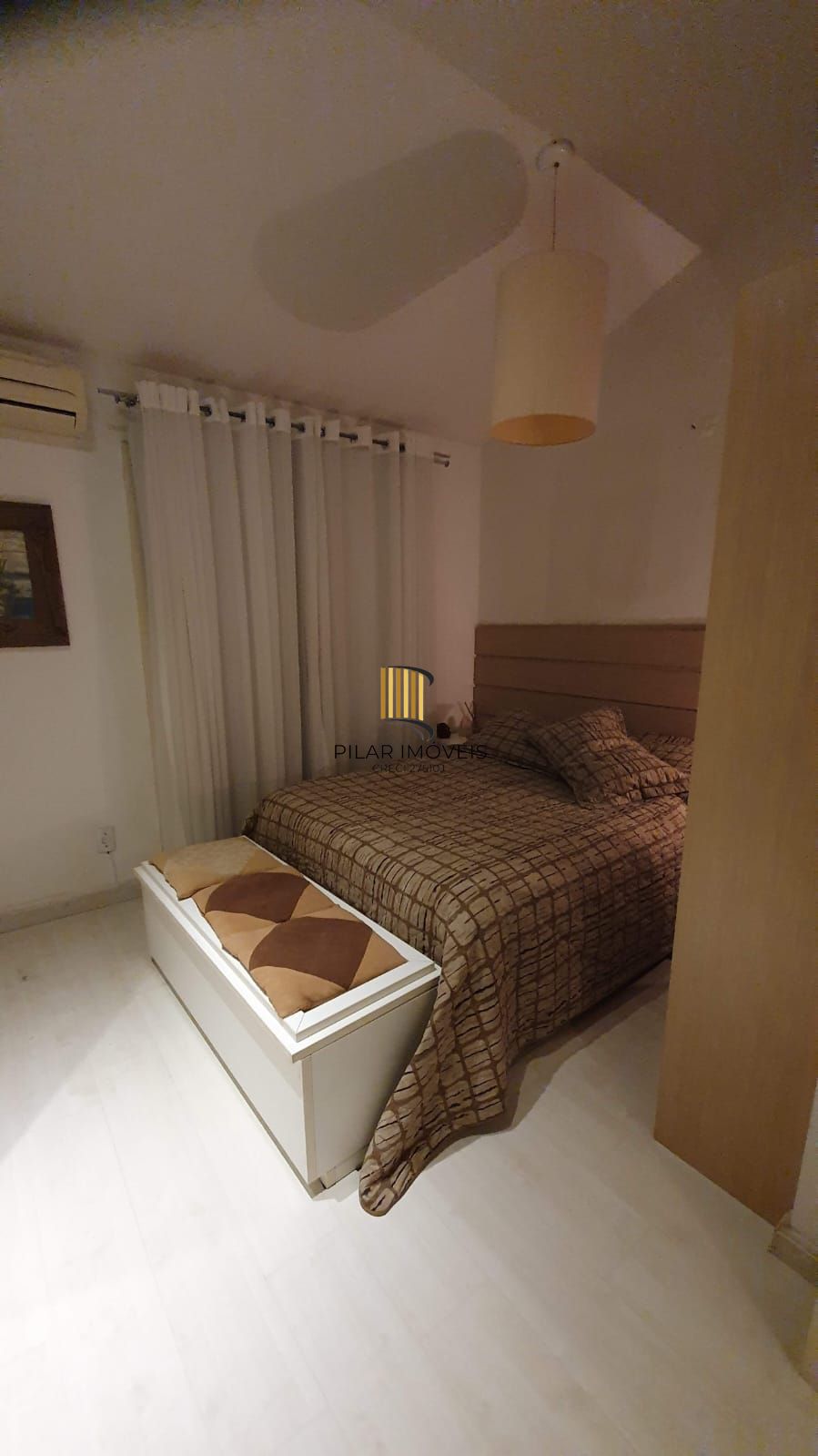 À venda sobrado em condomínio fechado e semi mobiliado!