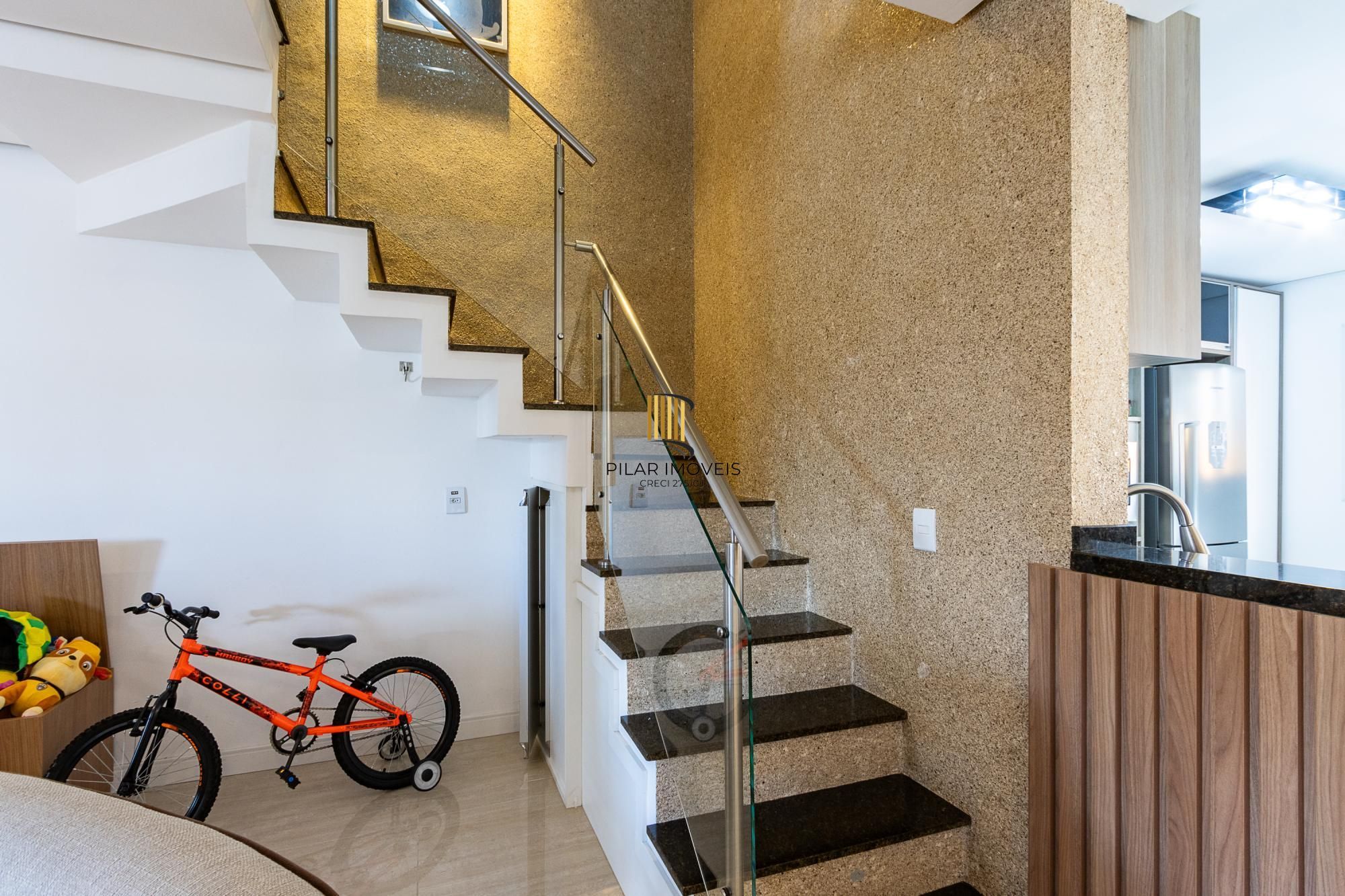 Casa 3 dormitórios no bairro Hípica