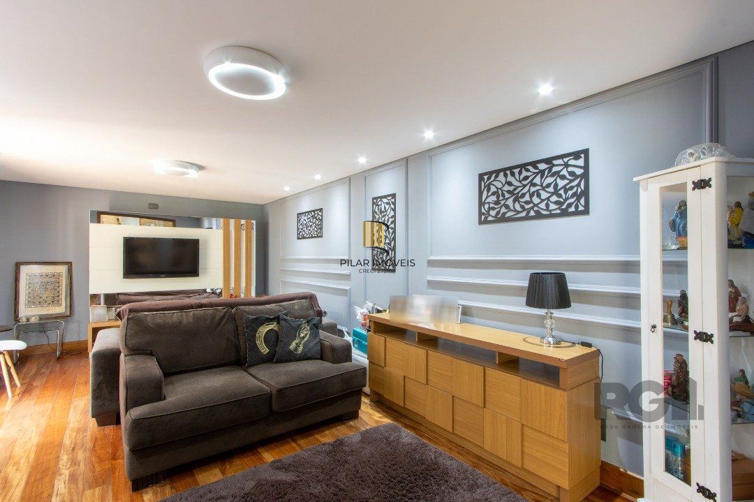 Casa 3 dormitórios no bairro Medianeira