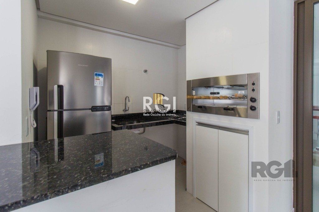 Loft com terraço privativo em L, possui 1 dormitório