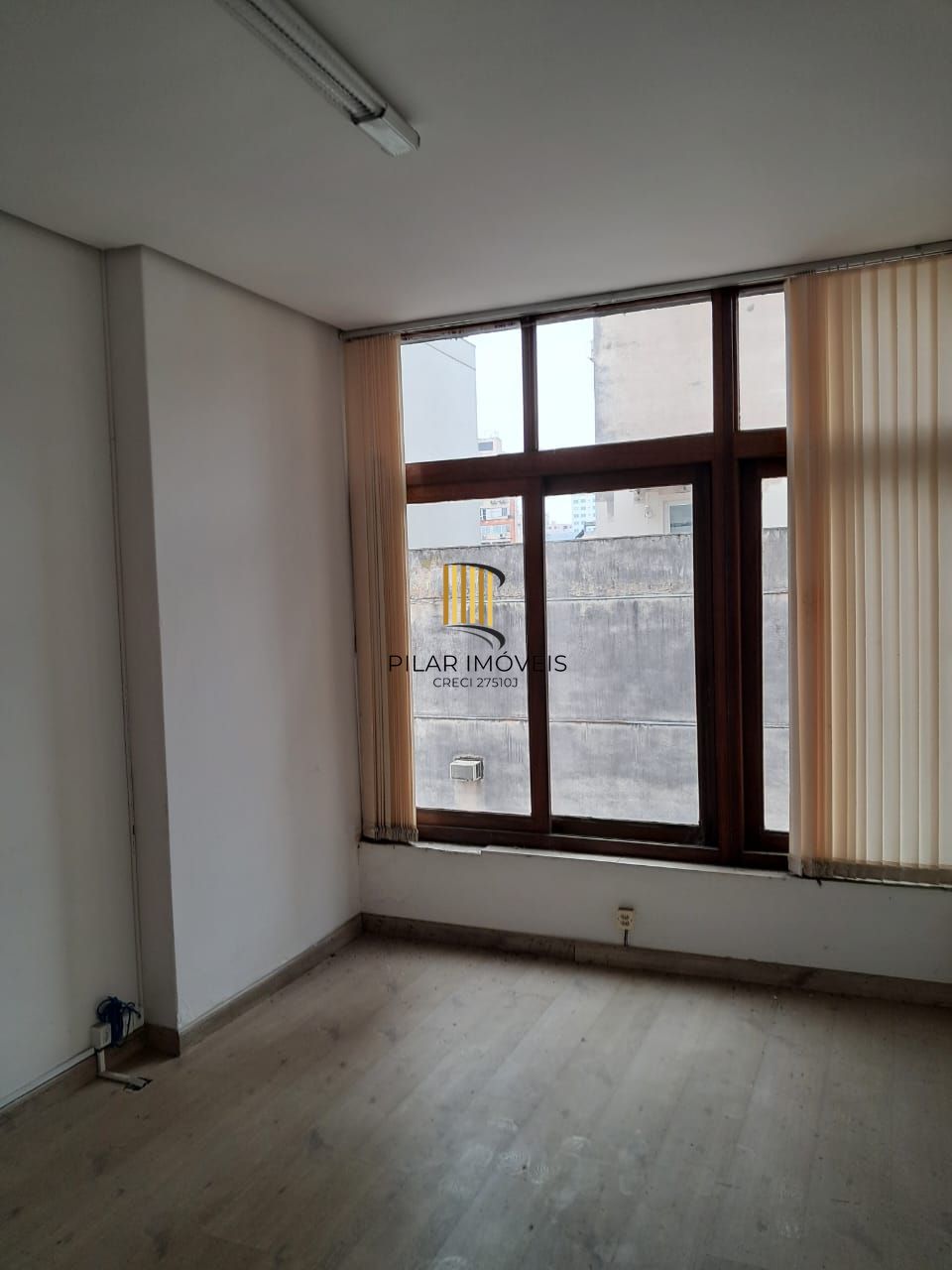 Conjunto/Sala para Venda - 57m² privativos no Centro Histórico