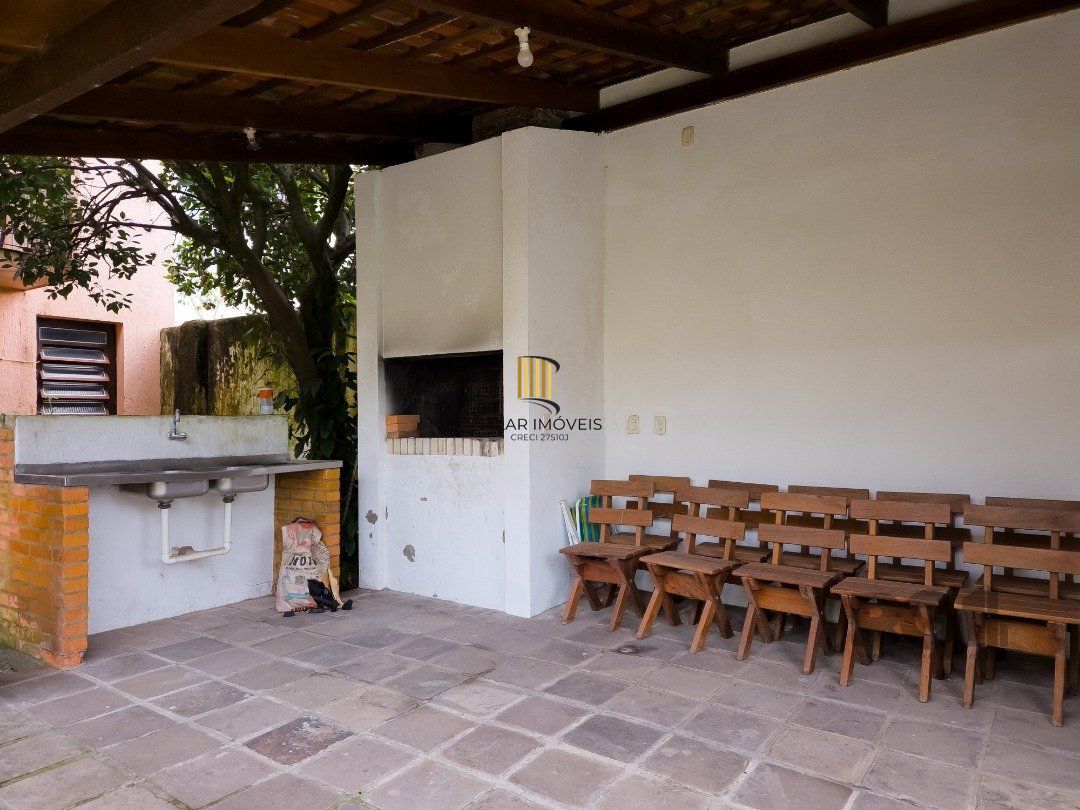 Casa 4 dormitórios no bairro Teresópolis