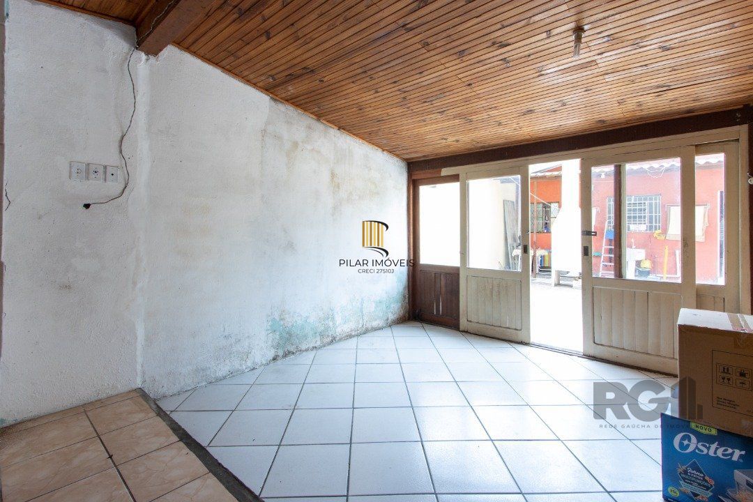 Casa 2 dormitórios no bairro Camaquã