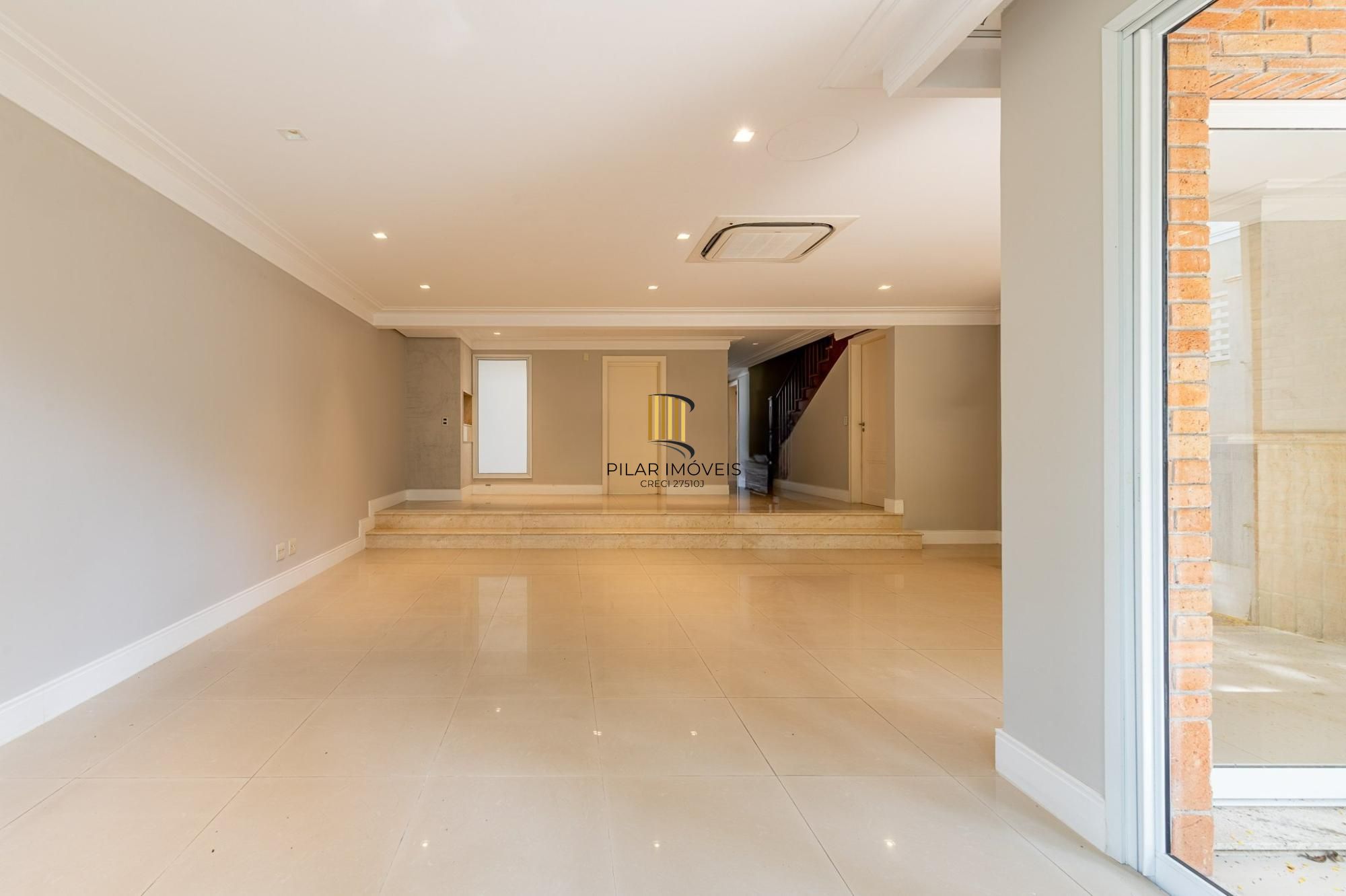 Casa de 4 dormitórios no bairro Três Figueiras