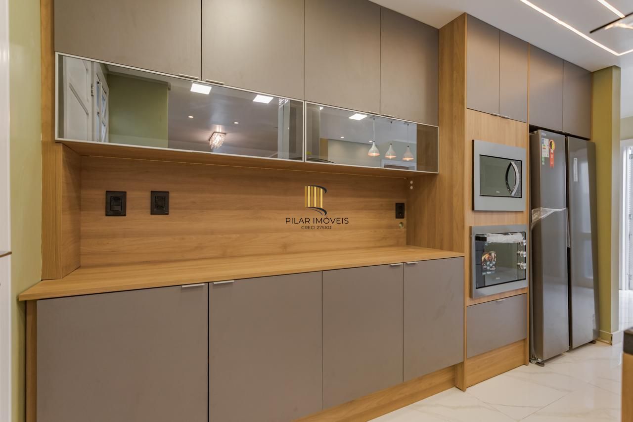 Casa de 3 dormitórios á venda no Jardim Lindóia em Porto Alegre