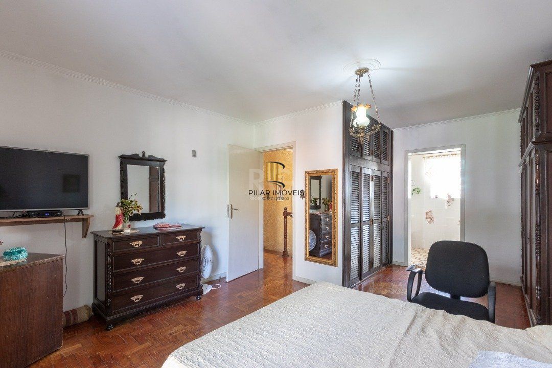 Casa para Venda - 280m², 3 dormitórios, sendo 1 suites, 2 vagas - Nonoai