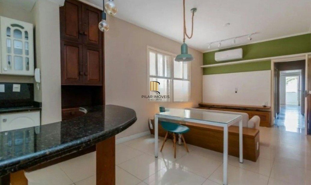 Apartamento mobiliado de 2 dormitórios ao lado da Redenção