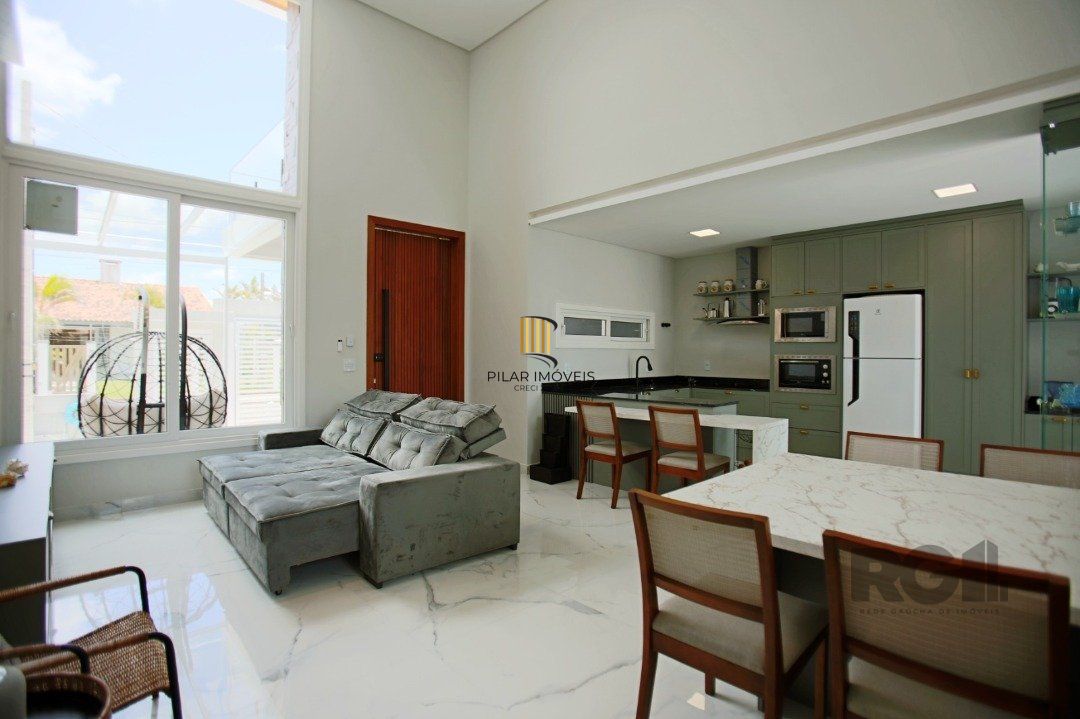 Casa 3 dormitórios no bairro Zona Nova