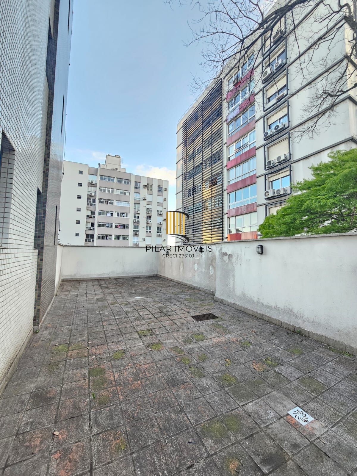 Conjunto comercial na Mostardeiro