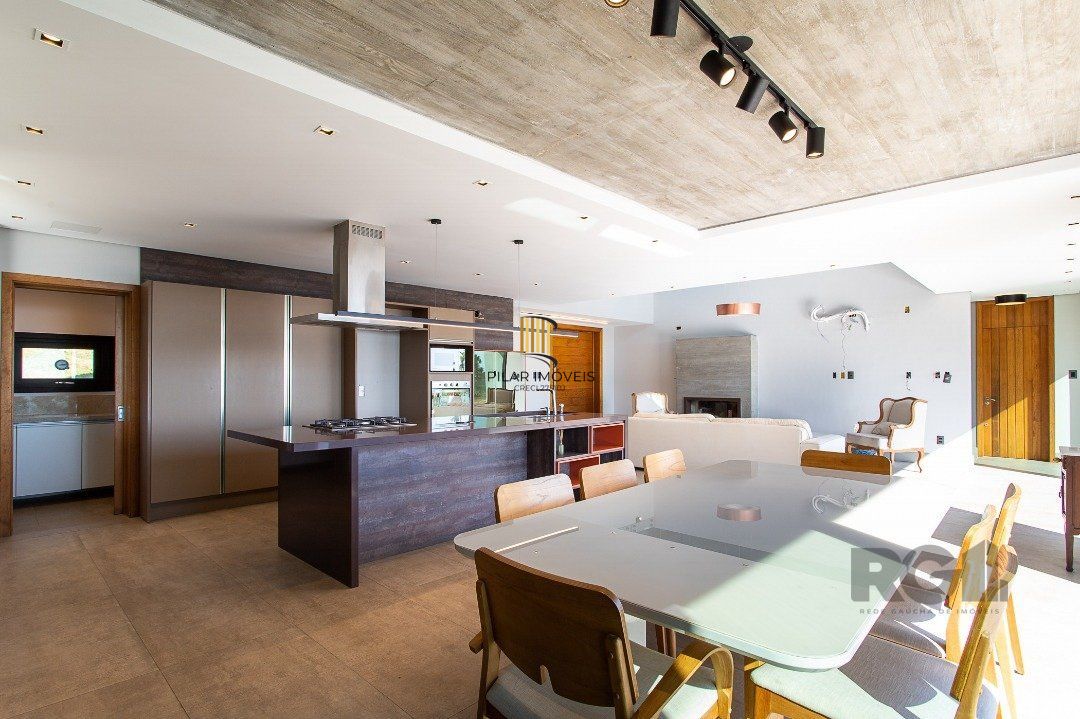 Casa Condominio 4 Dormitório(s) Bairro Teresópolis