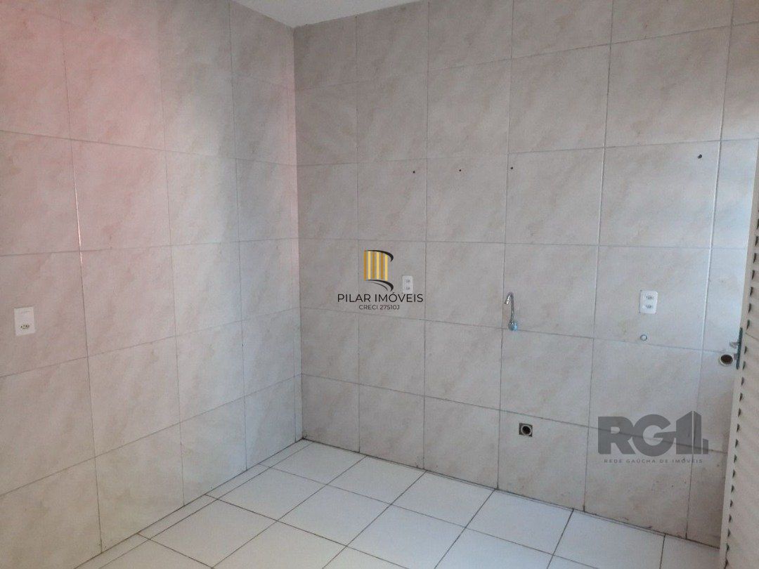 Oportunidade Imperdível: Prédio com 4 Apartamentos, Pátio e 2 Vagas de Garagem
