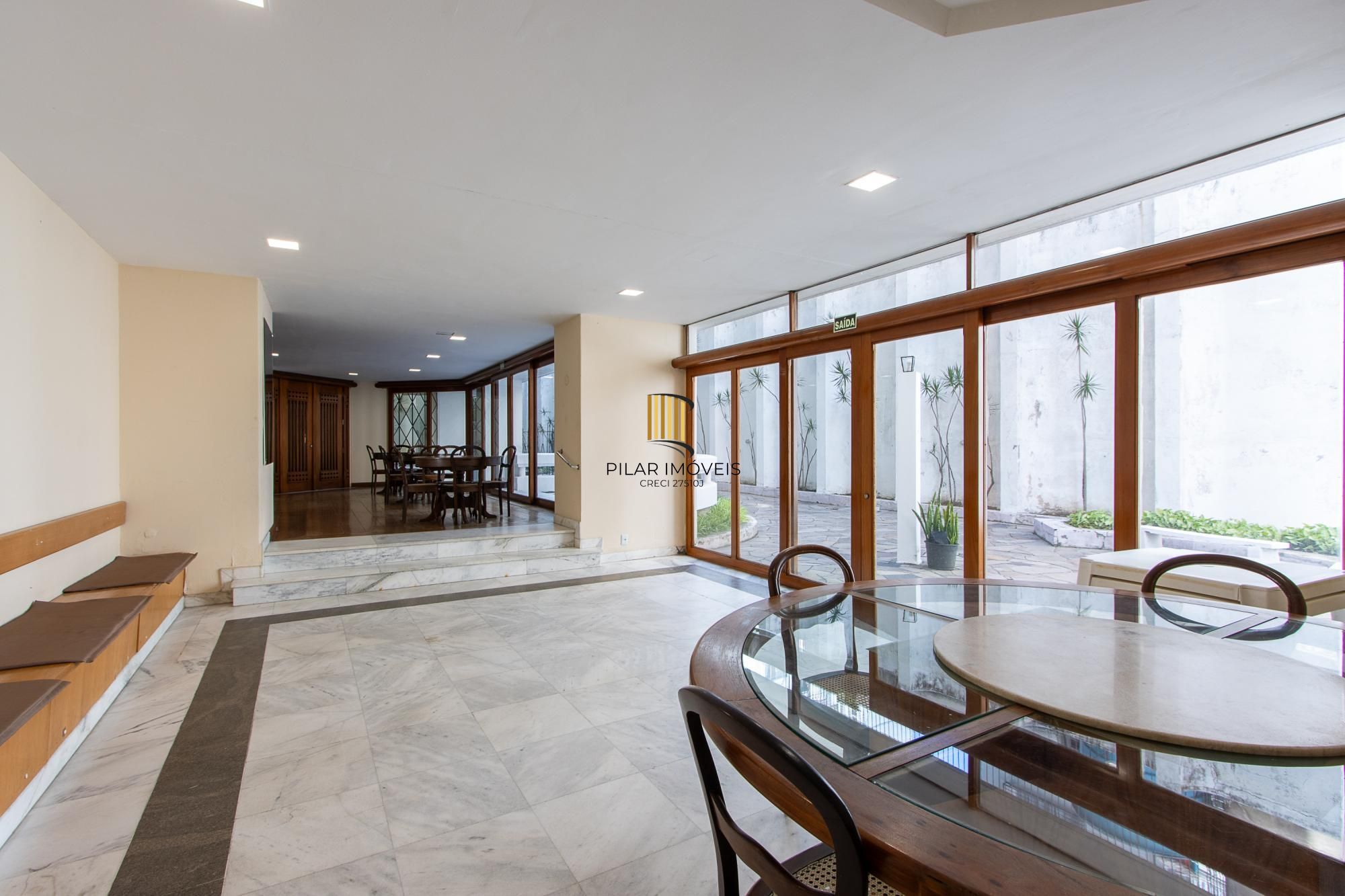 Apartamento 3 dormitorios com 168,65m2 privativos e uma vaga..