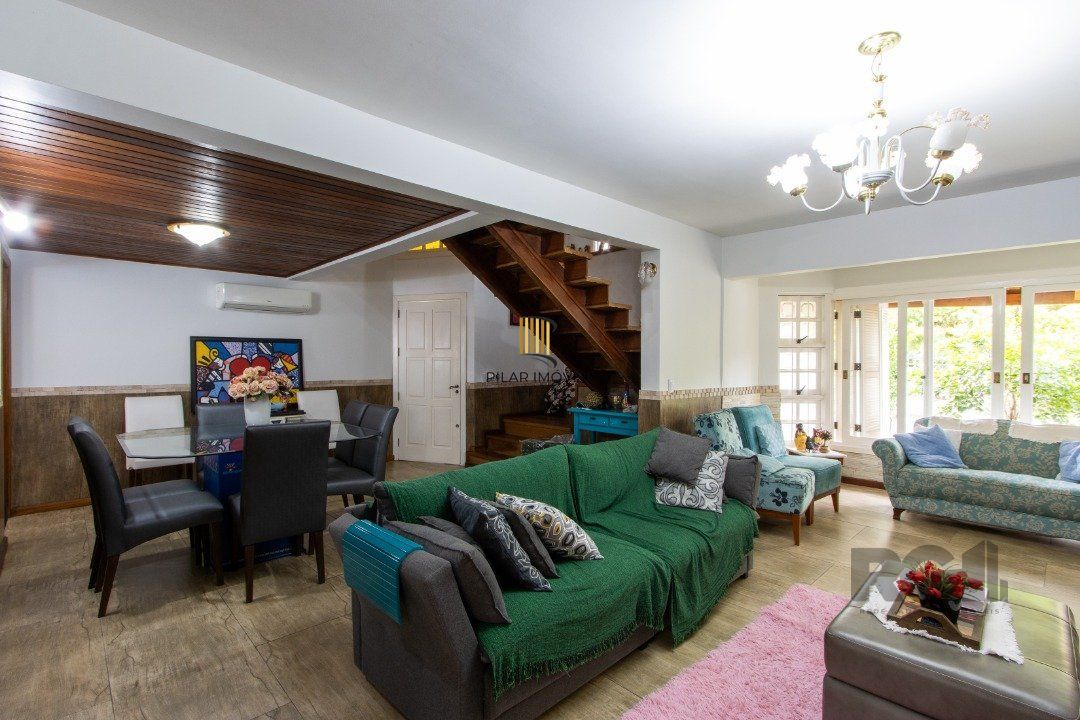 Casa 4 dormitórios no bairro Ipanema