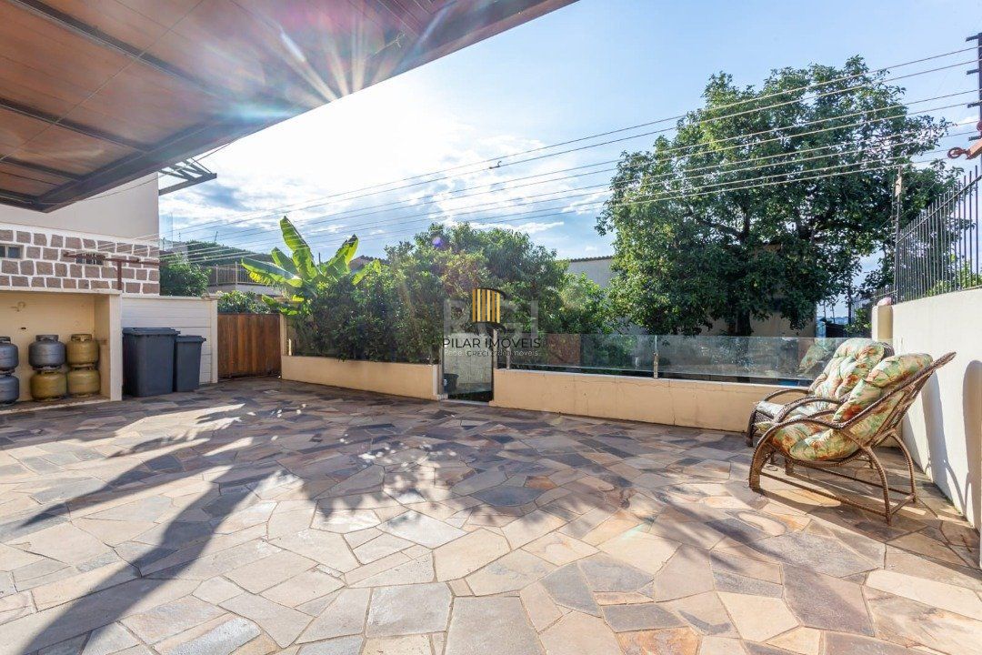 Casa 3 dormitórios no bairro Teresópolis