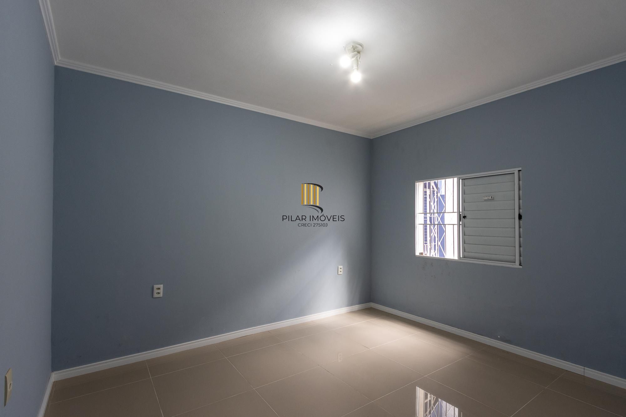 Terreno com 2 casas, 4 quartos, 1 suite - Bairro Cavalhada