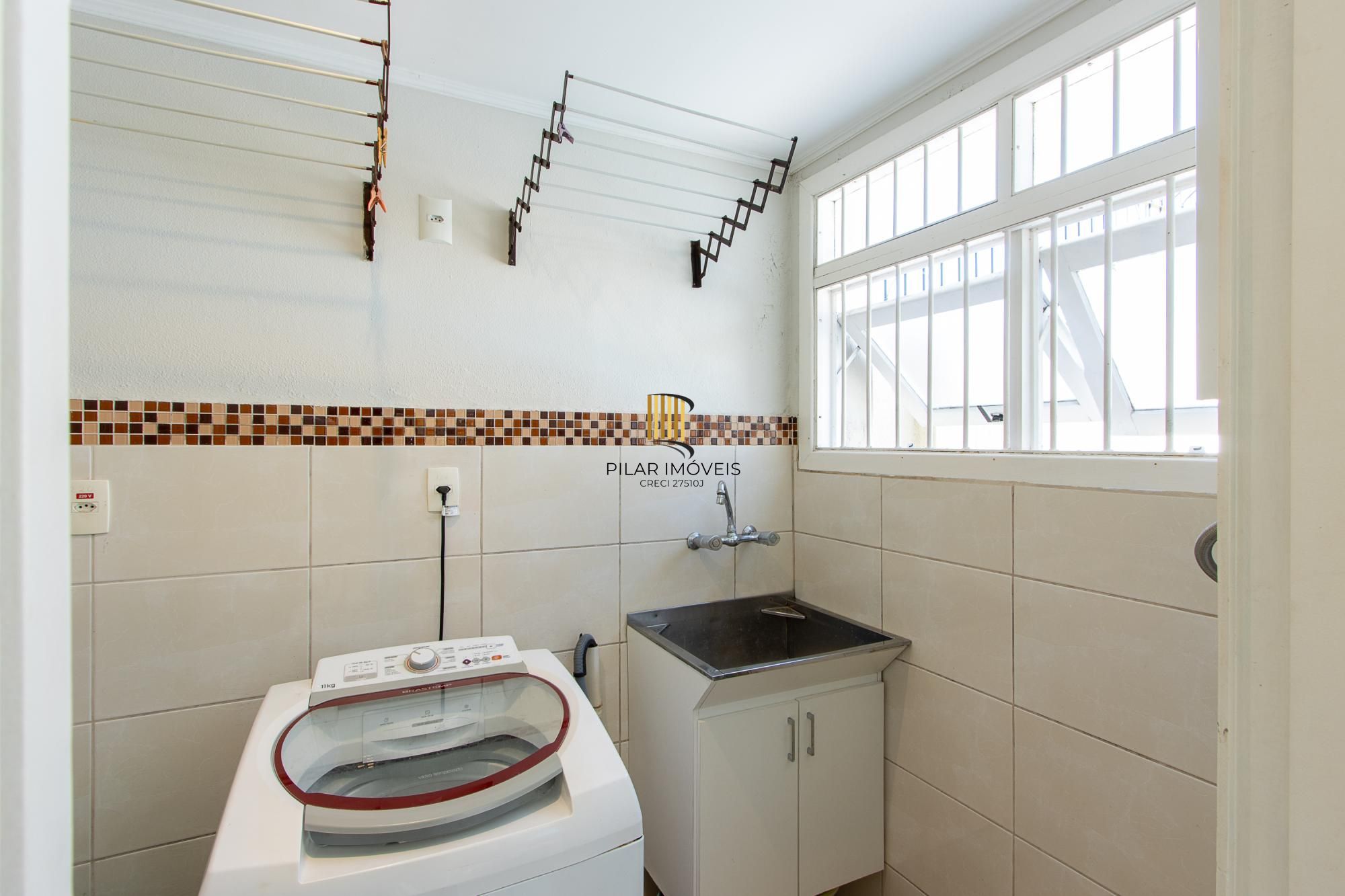 Casa 4 dormitórios no bairro Cristal