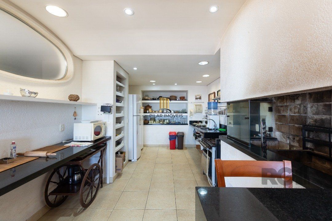 Casa 4 dormitórios no bairro Vila Assunção