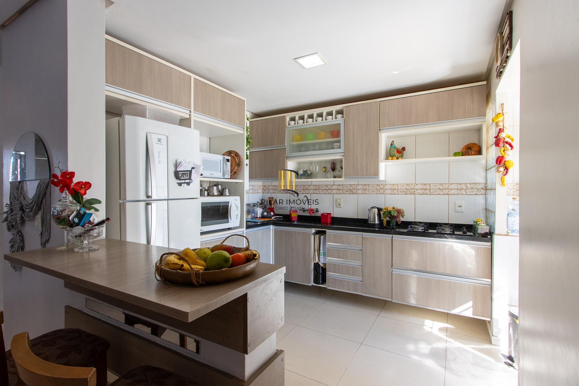 Casa com 3 dormitórios, suíte com closet e piscina no Condomínio Cinque Terre