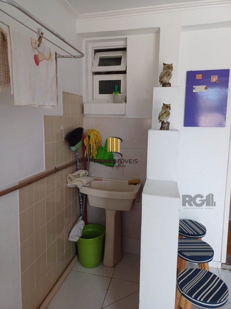 Casa de Condomínio 2 dormitórios no bairro Capão Novo