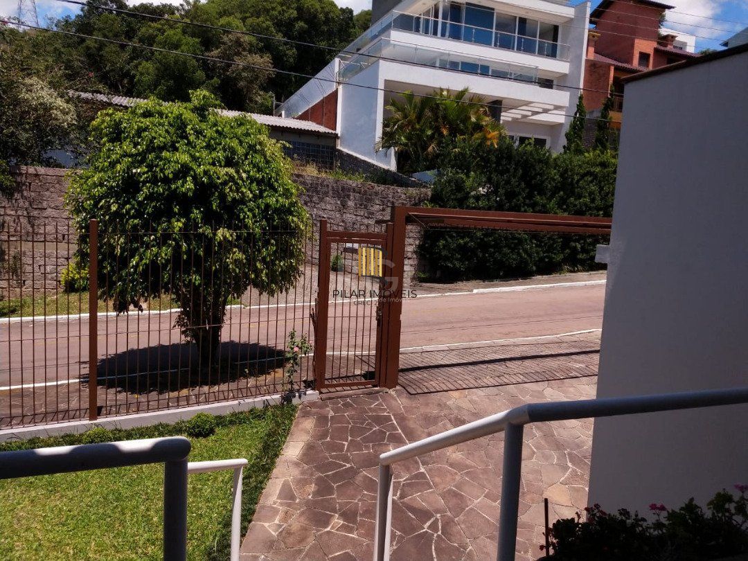 Casa Condominio para Venda - 308m², 5 dormitórios, sendo 1 suites, 3 vagas - Nonoai