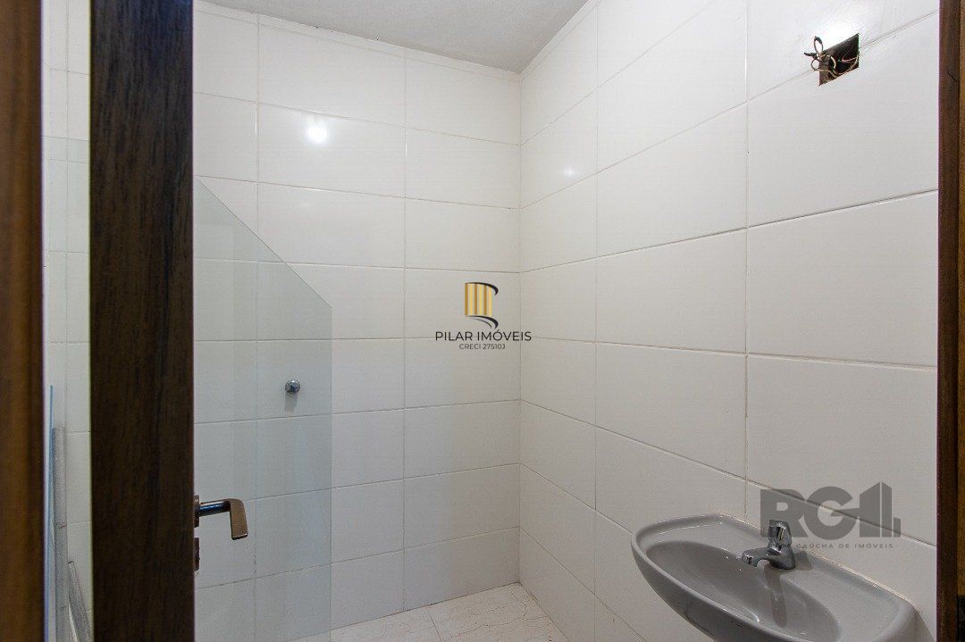 Excelente casa de 3 andares em condomínio fechado