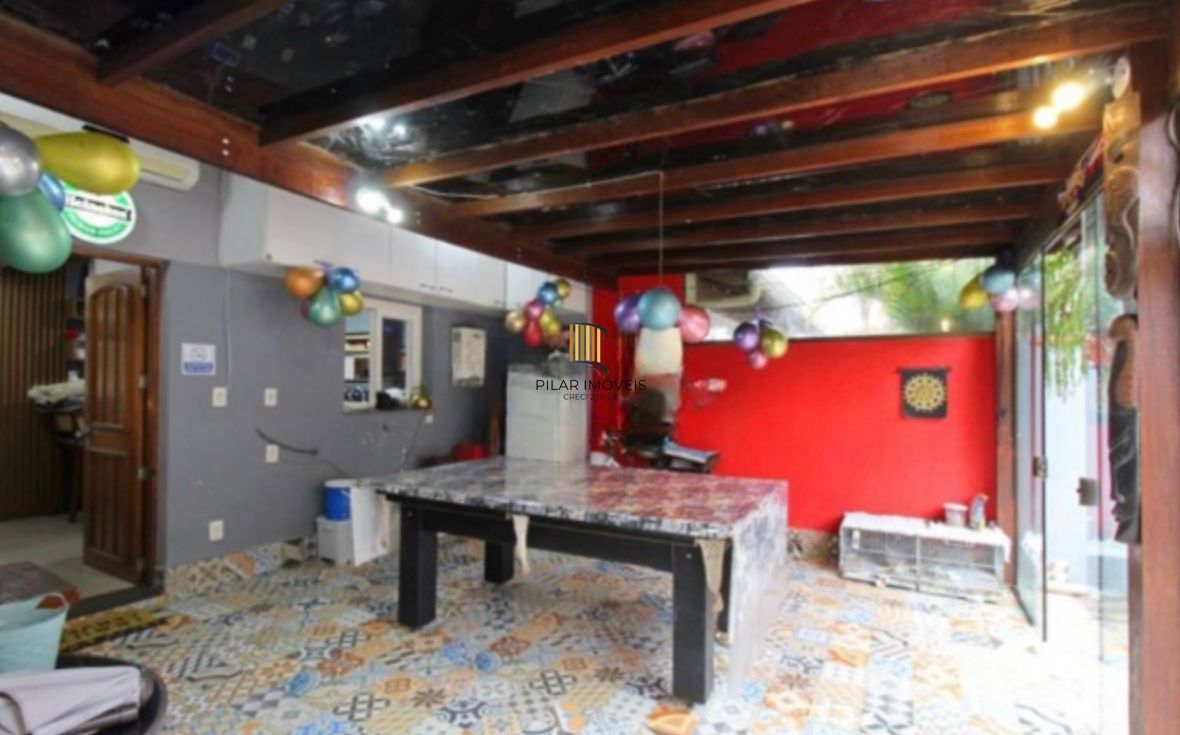 Casa com 2 Dormitórios + Sótão (3º Dormitório) – Ampla, Confortável e Completa