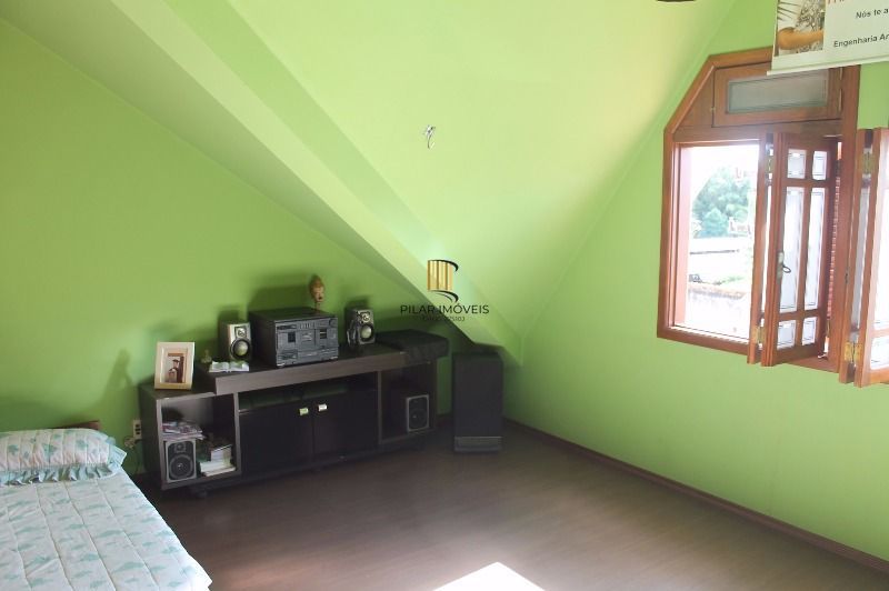 Casa para Venda - 290.67m², 4 dormitórios, sendo 1 suites, 4 vagas - Camaquã