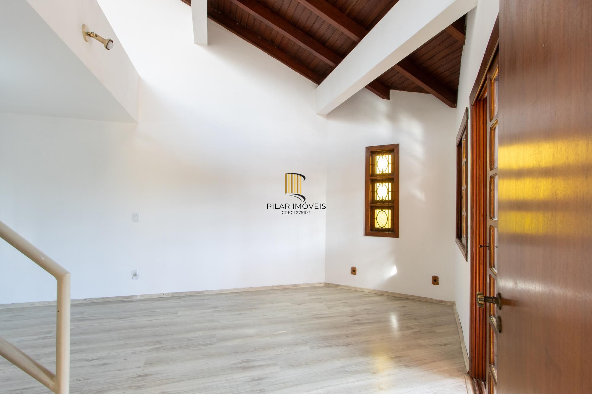 Casa para Venda - 253.35m², 3 dormitórios, sendo 1 suites, 4 vagas - Serraria