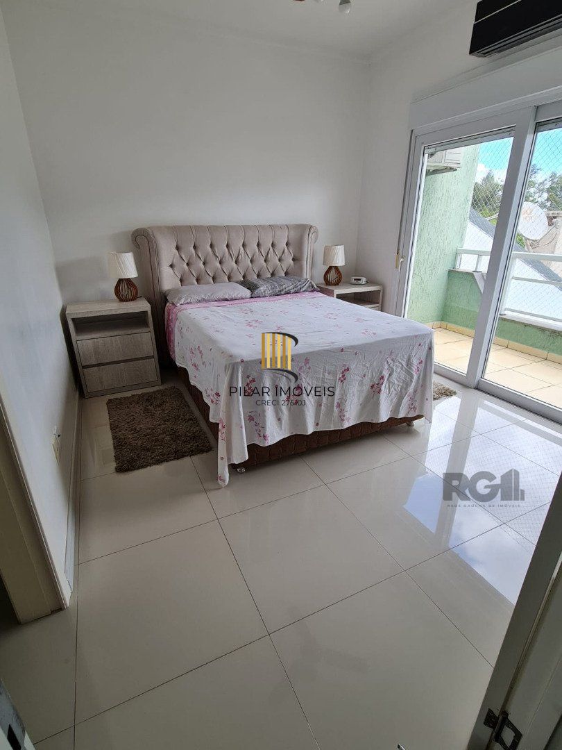 Casa 3 dormitórios no bairro Hípica
