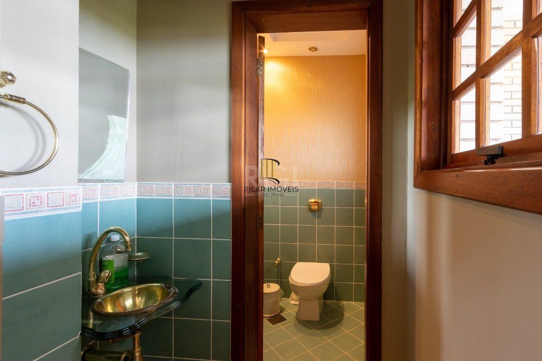 Casa de Condomínio 4 dormitórios no bairro Nonoai