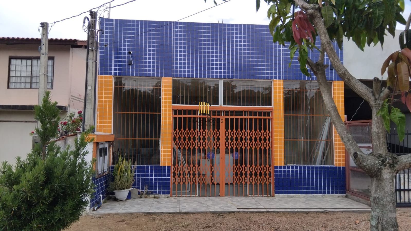 Casa para Venda - 182m², 2 dormitórios, sendo 1 suites, 3 vagas - Lami - Pilar Imóveis