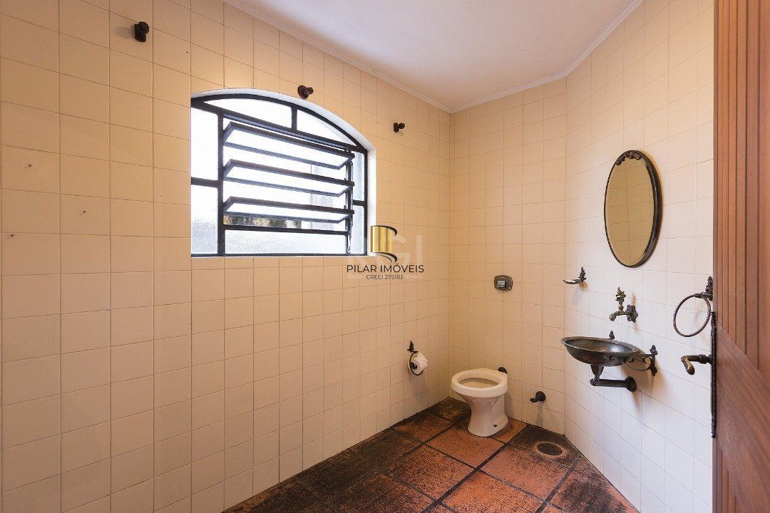 Casa para Venda - 430m², 4 dormitórios, sendo 1 suites, 5 vagas - Cristal