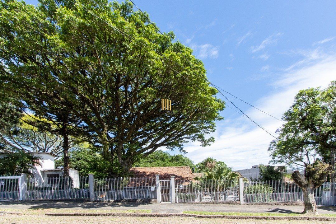 Casa 4 dormitórios no bairro Espírito Santo