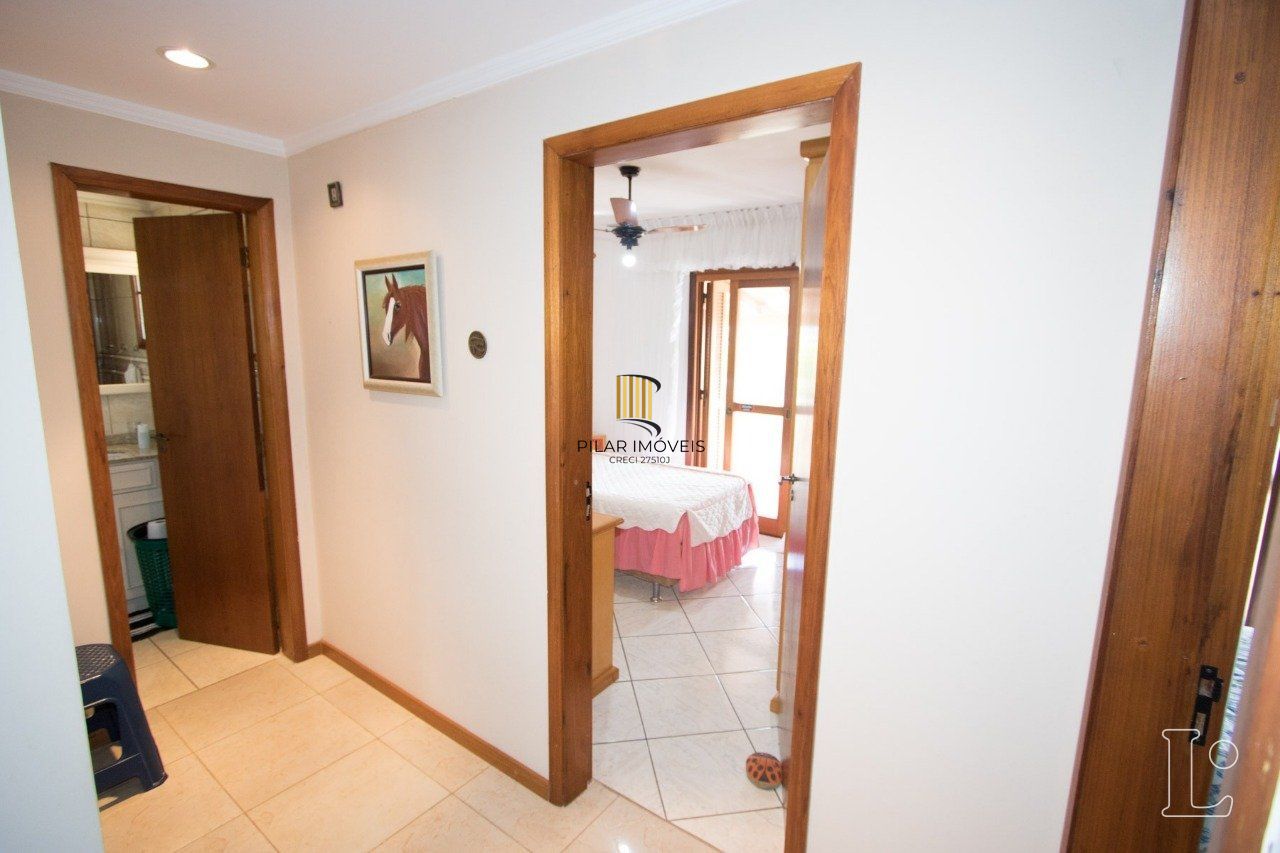 Casa para Venda com 3 dormitórios, sendo 1 suites, e 3 vagas no bairro Imperial Parque
