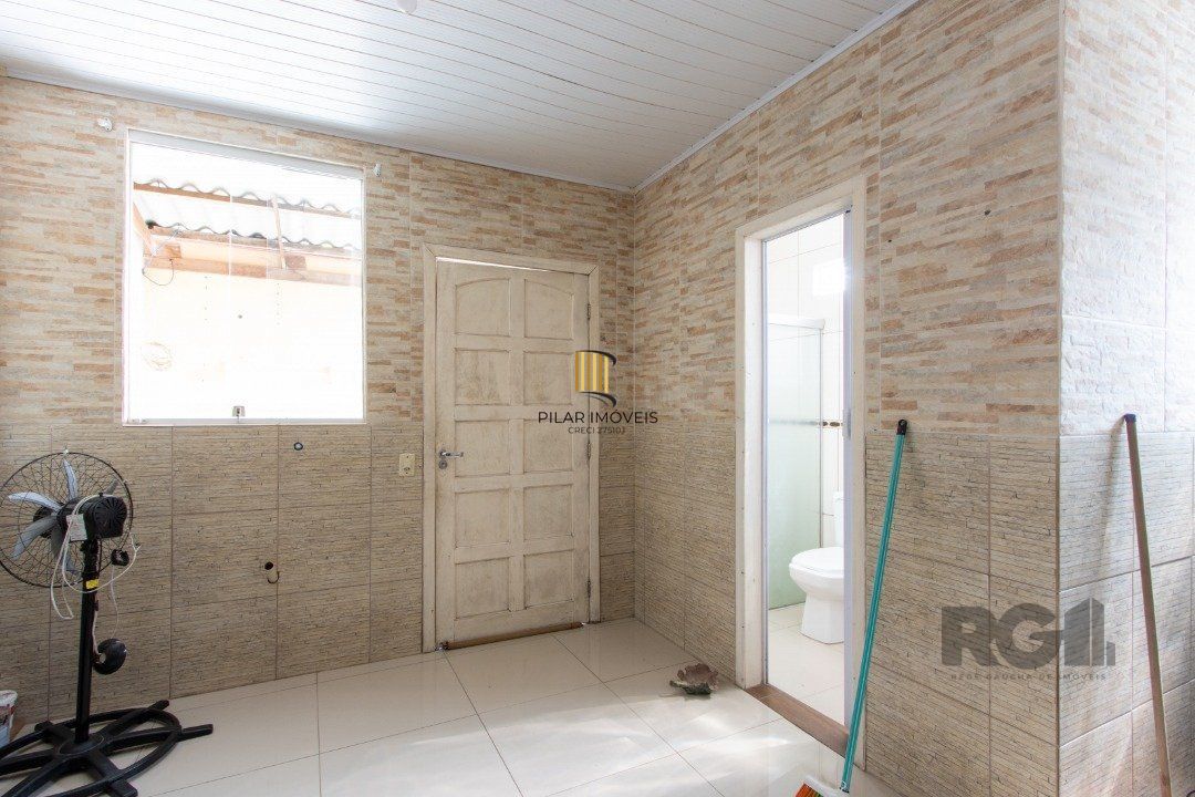 Casa 6 dormitórios no bairro Tristeza