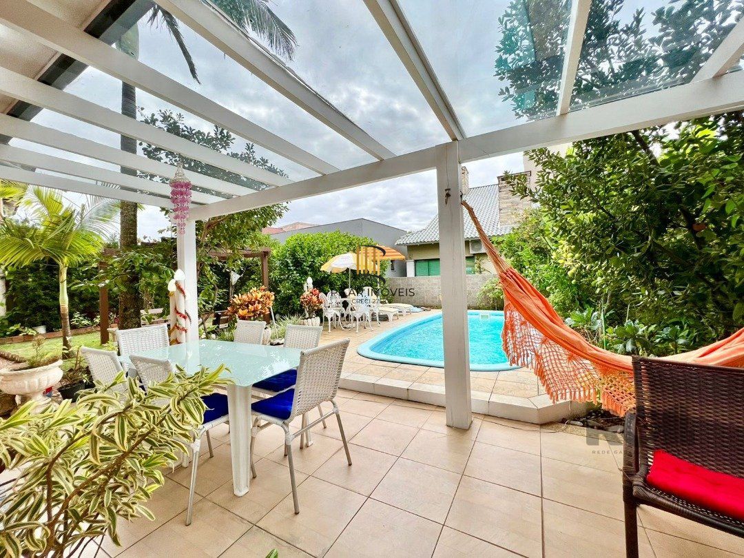 Magnífica casa  linda, 360m2  de  área  construída