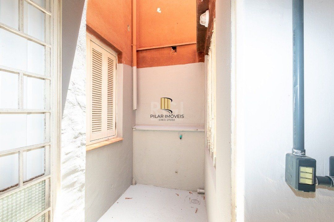 Casa para Venda - 232m², 3 dormitórios, 2 vagas - Navegantes