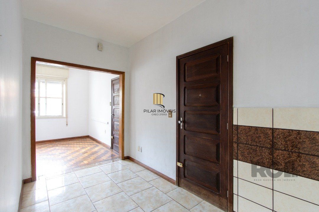 Apartamento térreo, com pátio, 2 quartos - Bairro Menino Deus