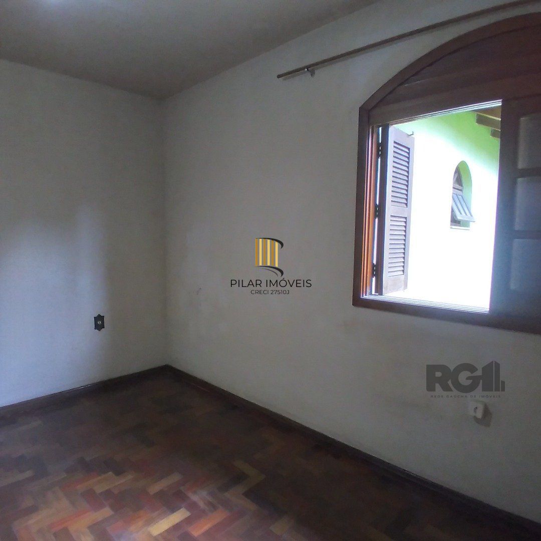 Casa 4 dormitórios no bairro Restinga