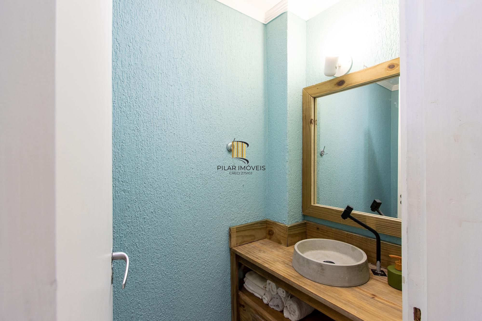 Casa em condominio com piscina