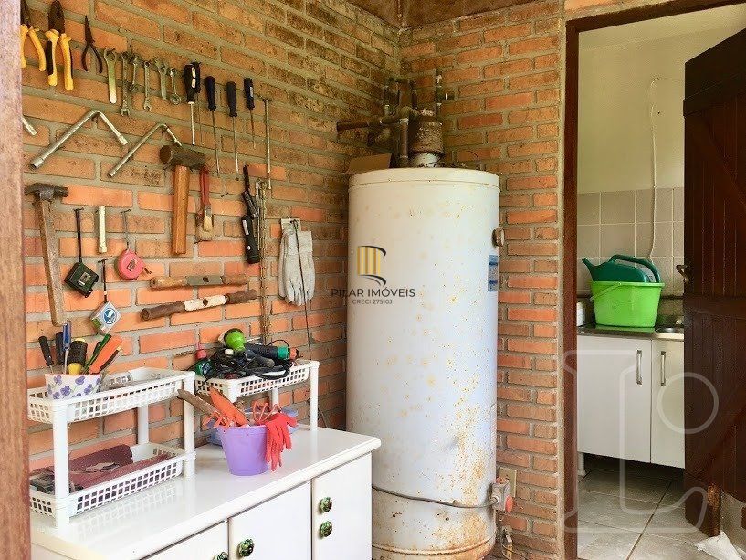 Casa para Venda - 570m², 3 dormitórios, sendo 1 suites, 2 vagas - Hípica