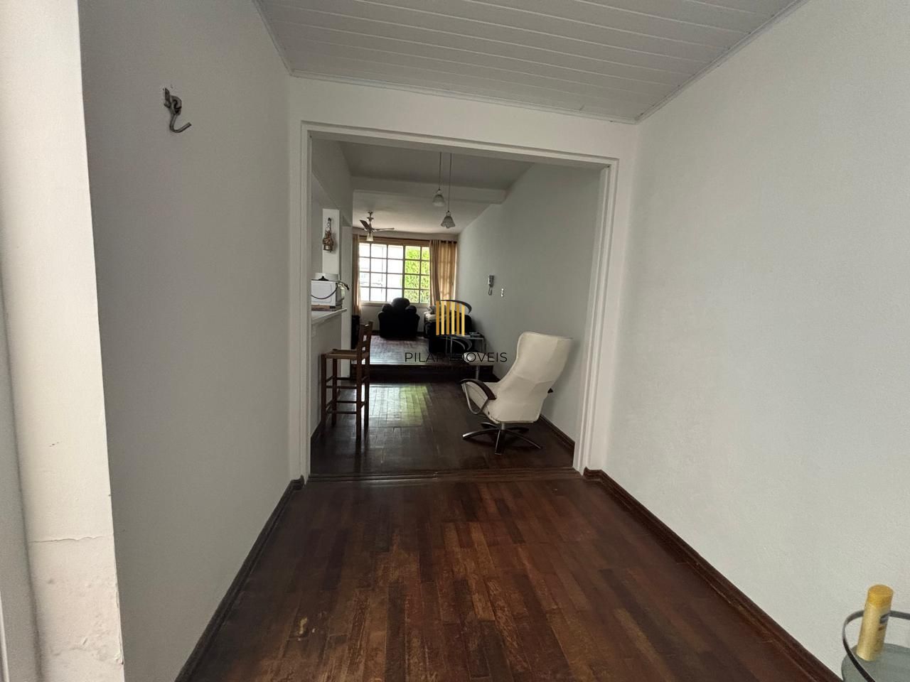 Casa estilo sobrado 2 dormitórios