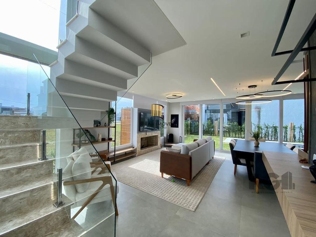 Casa 3 dormitórios no bairro Arroio Teixeira