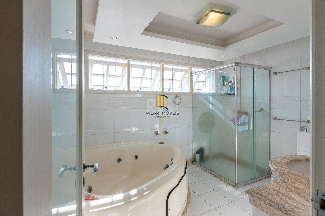 Casa para Venda - 256.5m², 3 dormitórios, sendo 1 suites, 2 vagas - Espirito Santo