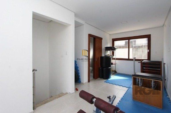 Casa para Venda - 180m², 3 dormitórios, sendo 3 suites, 3 vagas - Hípica