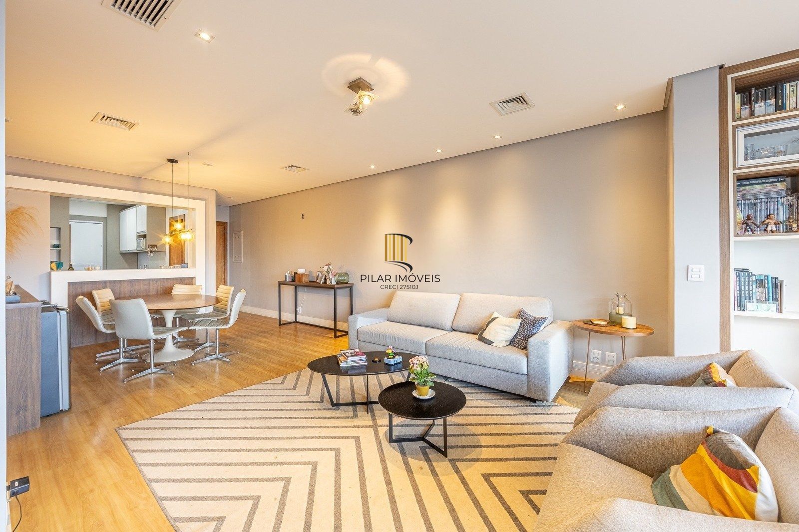 Belíssimo apartamento 03 dormitórios no Petrópolis